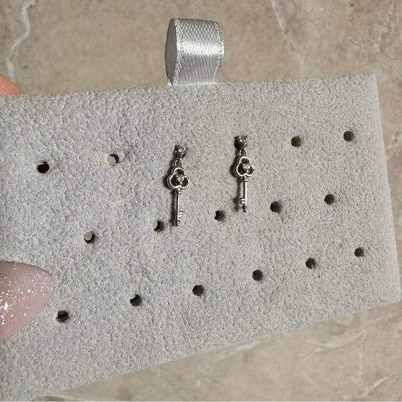 Key Earrings - Picture 1 of 2